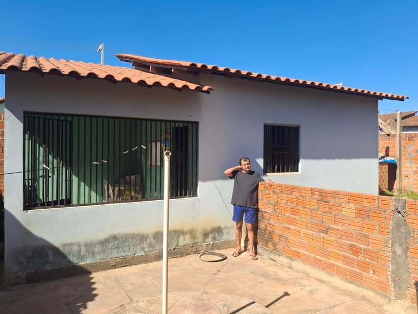 A casa da família e o Aconchego, lado a lado